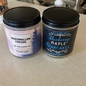 Selling 2 single wick candles